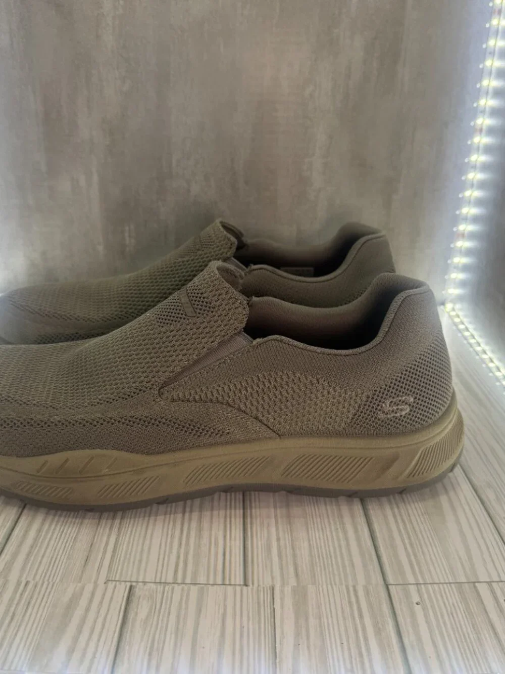Skechers Relaxed Fit Air-Cooled Memory Foam Slip On Shoes Men's 14 Taupe 204849